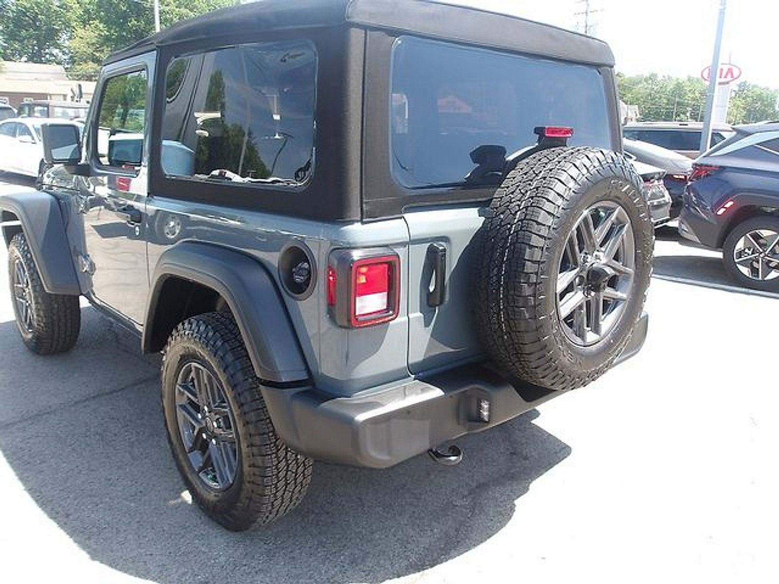 2025 Jeep Wrangler — detail view