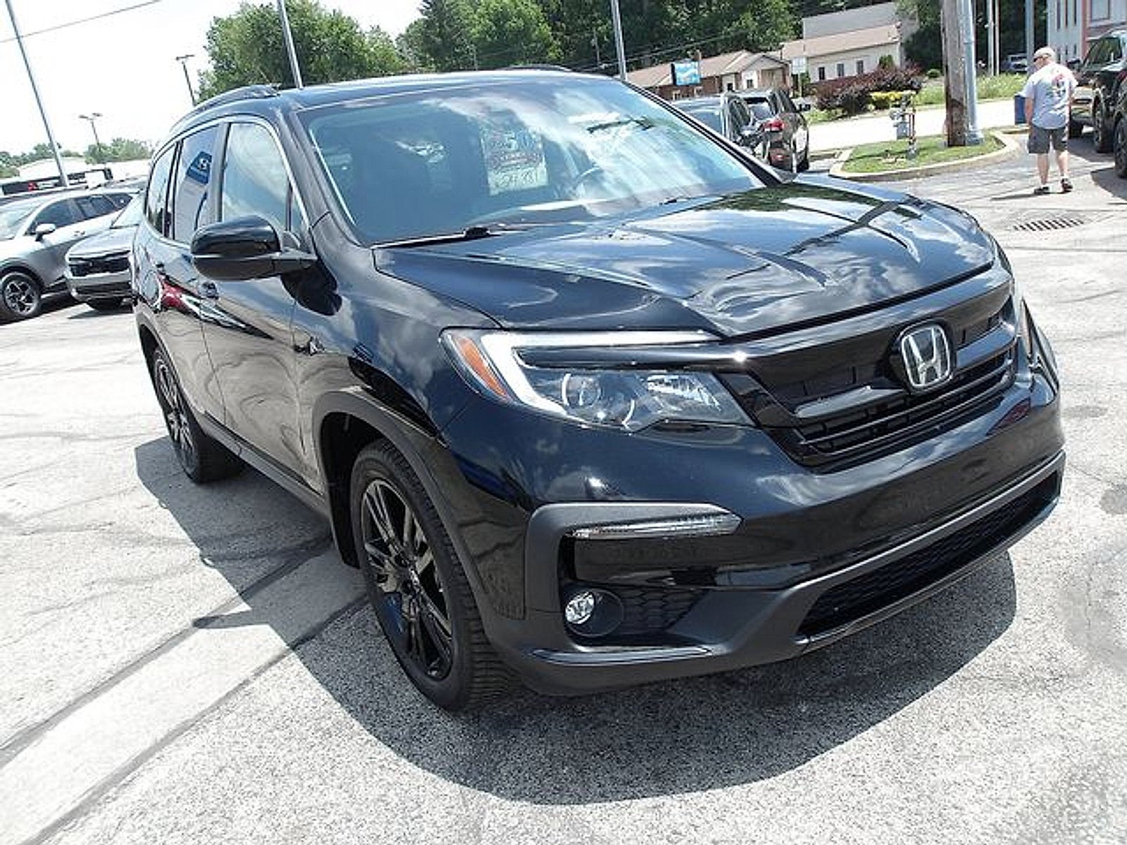 2021 Honda Pilot Special Edition in Black — front three-quarter view