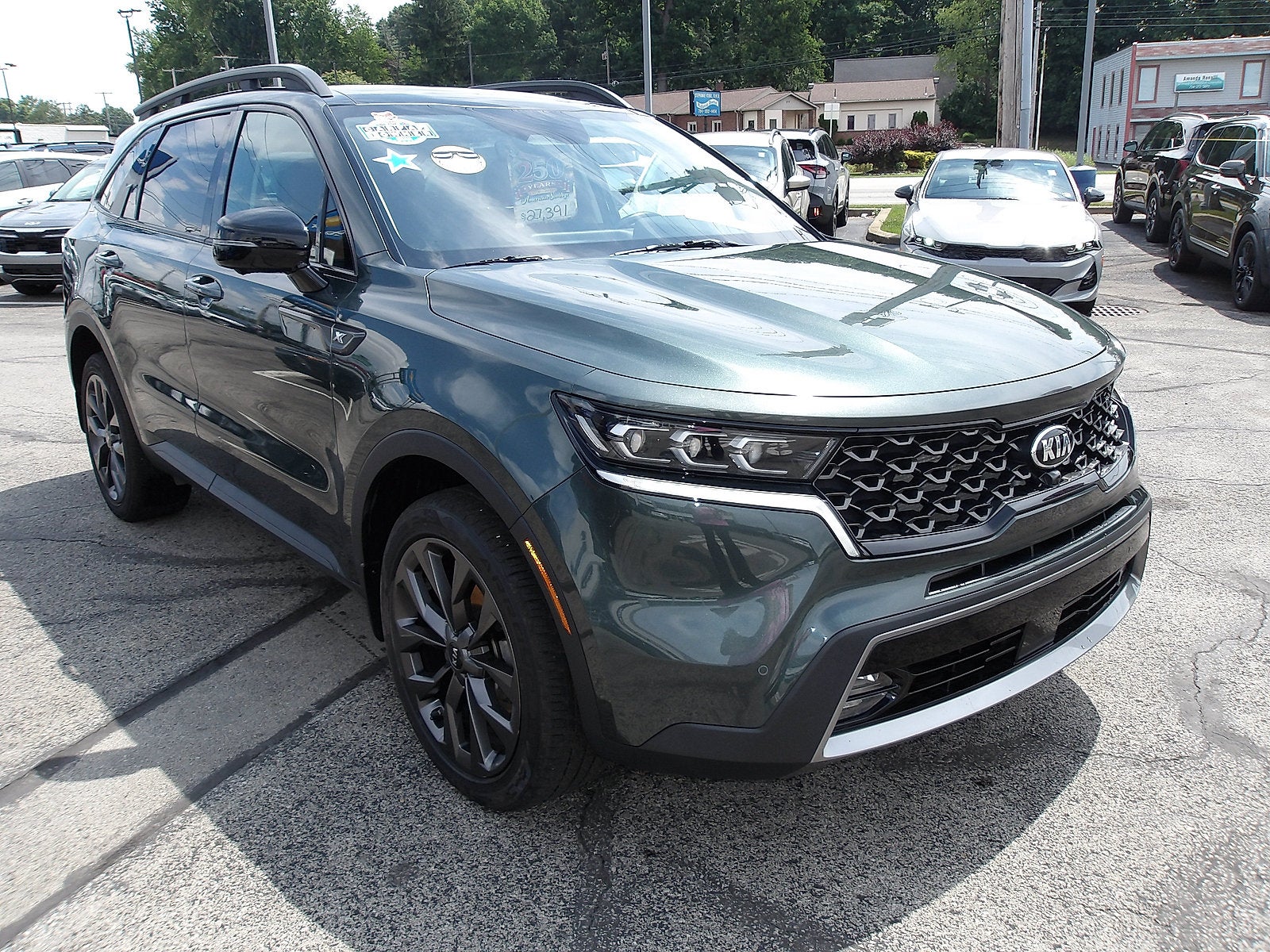 2021 Kia Sorento SX Prestige X-Line in Aruba Green — front three-quarter view